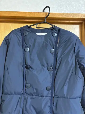 보더스 앳 발코니 네이비 숏 다운