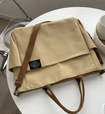베이지 캔버스 숄더백