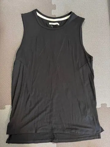 J 브랜드 블랙 슬리브리스 T셔츠 XS