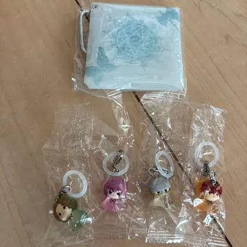 장송의 프리렌 메지루시 액세서리 4개와 파우치