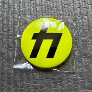 카리스마 맥스 캔 배지