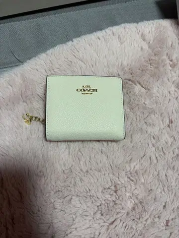 화이트 가죽 접이식 지갑