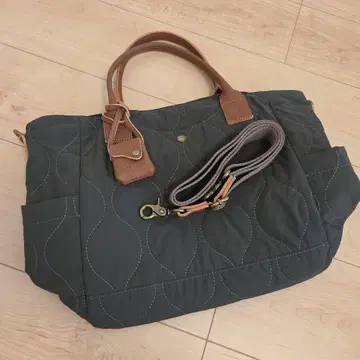 BEAMS 카키 퀼팅 토트백