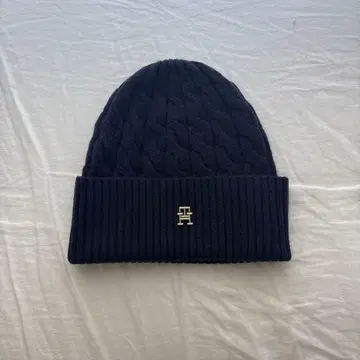 TOMMY HILFIGER 니트 모자 / 케이블 짜임 비니