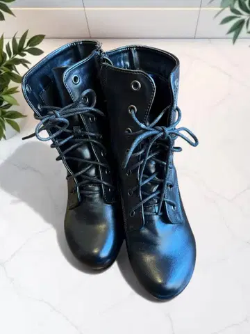 하이힐 레이스업 부츠 블랙
