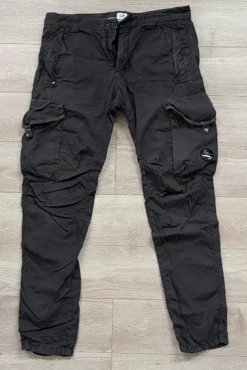 C.P. COMPANY 블랙 카고 팬츠