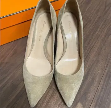 잔비토 로시 베이지 스웨이드 스틸레토 펌프스 36