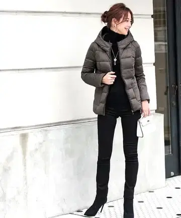 프리미엄 스트레치 라이트 다운 미들 후드 타입