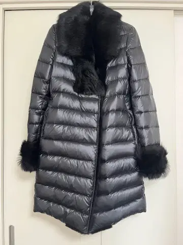 DAMA 퍼 포함 블랙 다운 자켓