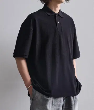 블랙 반팔 피케 셔츠 루즈핏
