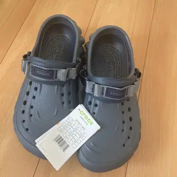 CROCS 그레이 클로그 샌들