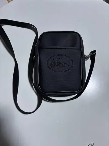 라코스테 숄더백