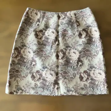 레스트로즈 안감 부착 꽃무늬 미니 스커트