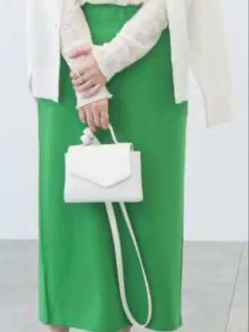 미사용 새상품 택 포함 Lugnoncure 그린 롱 슬릿 스커트