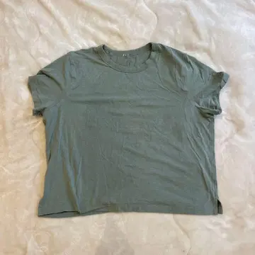 룰루레몬 올리브 그린 티셔츠 사이즈 8