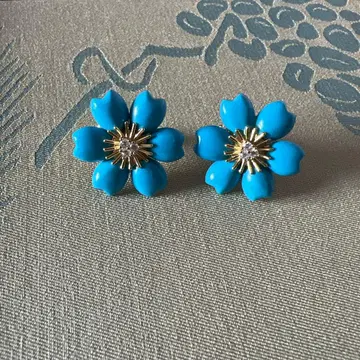 터콰이즈 블루 컬러 꽃 모양 귀걸이 (양쪽 귀용)