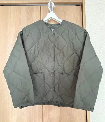 유니클로 퍼프 테크 릴랙스 자켓 올리브 L 사이즈