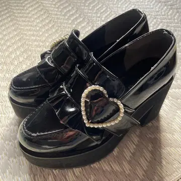 DEARMYLOVE 에나멜 로퍼 통굽