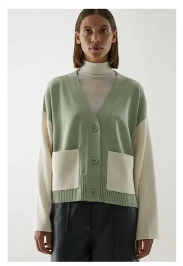 COS 컬러 블록 가디건 그린 x 아이보리 L