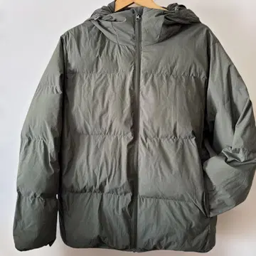 후드 부착 올리브 그린 다운 자켓