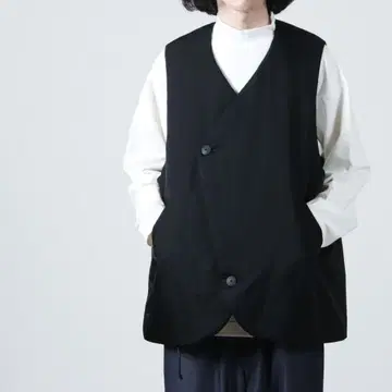 dulcamara 라운드 컷 패딩 베스트