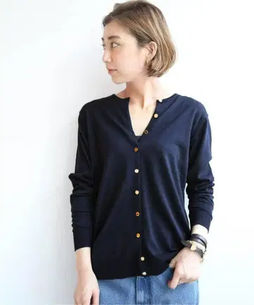 MUSE 뮤즈 두지엠 클라세 골드 버튼 크루넥 가디건