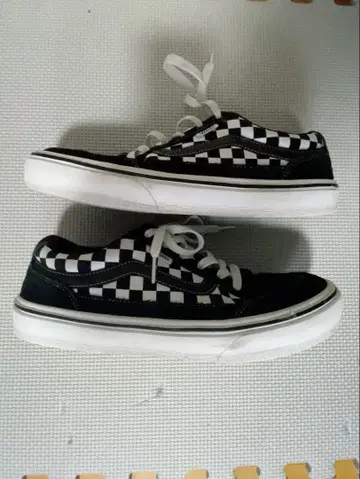 Vans 체커보드 스니커즈