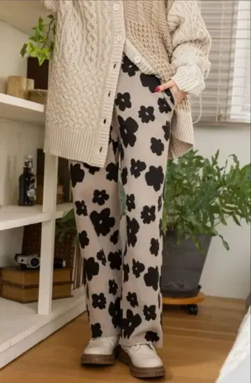 niko and - 플라워 프린트 니트 팬츠