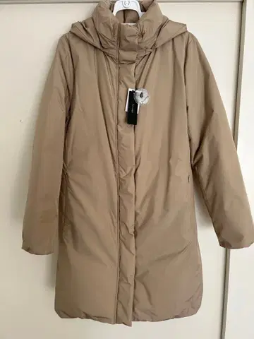 새상품 루스쿠 다운 코트