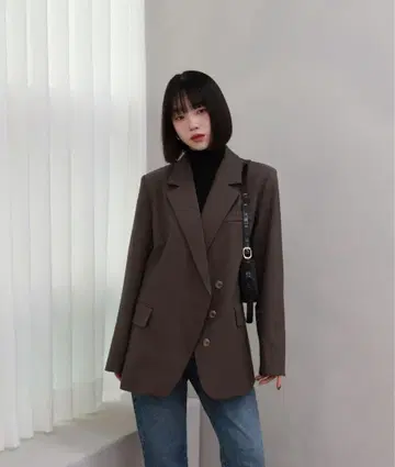 보이 핏 오버 핏 쓰리 버튼 자켓 브라운