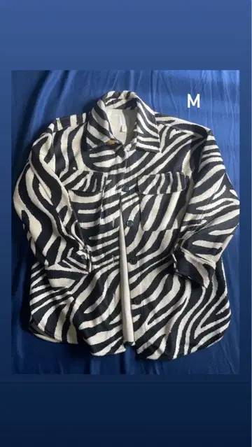 제브라 패턴 M 사이즈 긴팔 셔츠 자켓