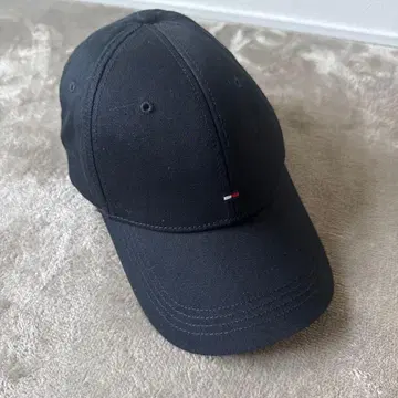 TOMMY HILFIGER 블랙 야구 모자