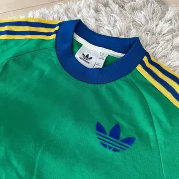 adidas 그린 반팔 T셔츠