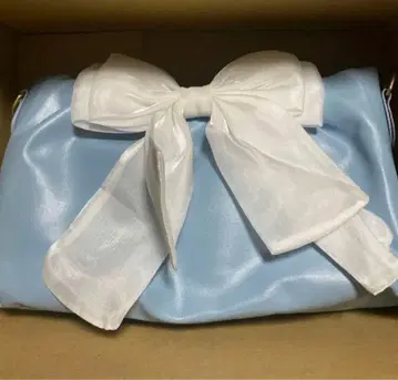 숄더백 파랑 화이트 리본