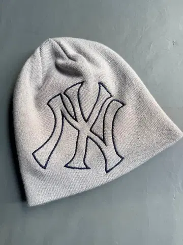 Champion NY 로고 자수 니트 모자 그레이