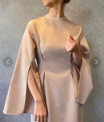 스탠드 칼라 슬릿 슬리브 원피스