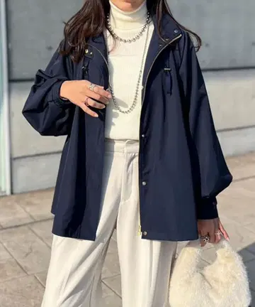 인기 에마 테일러 마운틴 후드티 프리 네이비