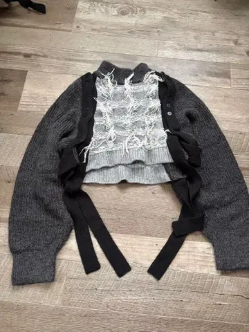 PUBLIC TOKYO 크롭 니트 그레이 계열