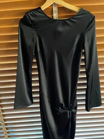 블랙 긴팔 원피스