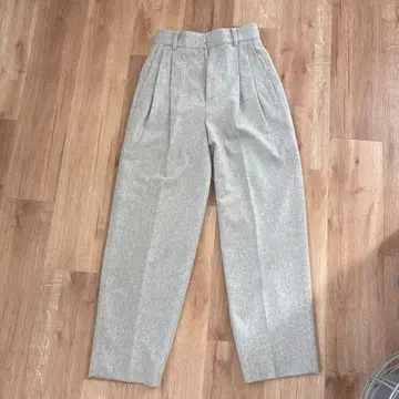 새상품 UNITED ARROWS 그레이 슬랙스