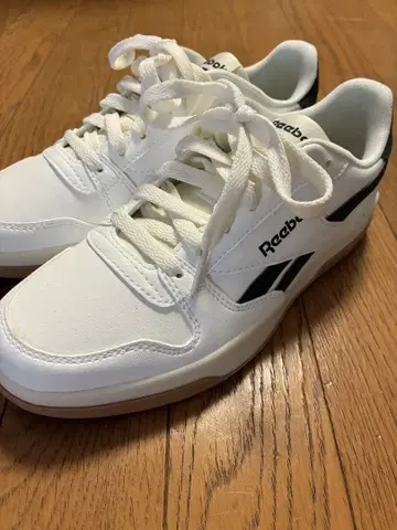 리복 화이트 그린 스니커즈