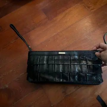 케이트 스페이드 블랙 가죽 클러치백