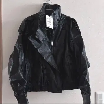 [ ZARA ] 페이크 레더 자켓 M