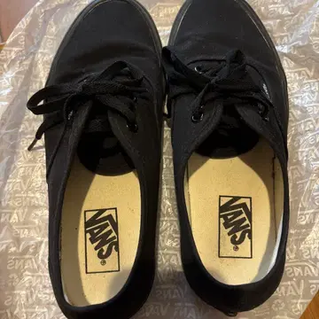 VANS 블랙 스니커즈