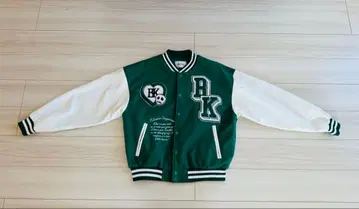 A.T.C 인 더 애틱 옴므 BK 로고 자수 바시티 자켓