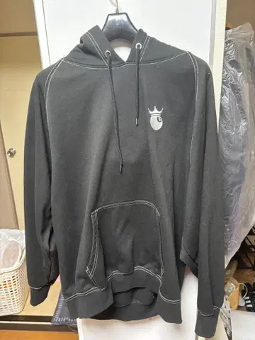 블랙 후드 부착 후드티