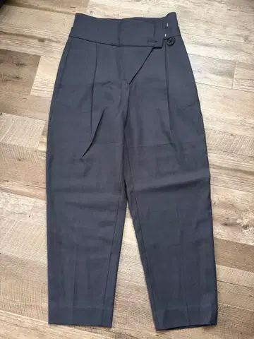 UNITED TOKYO 그레이 하이웨스트 플리츠 슬랙스