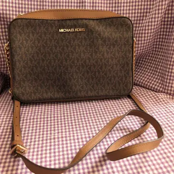 MICHAEL KORS 모노그램 숄더백