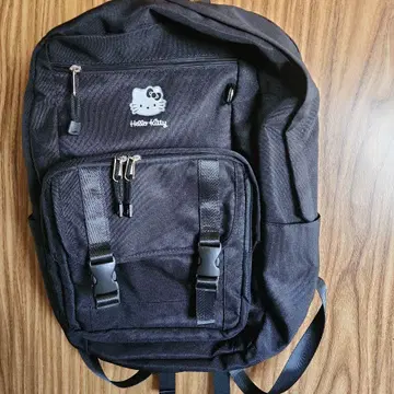 헬로키티 백팩