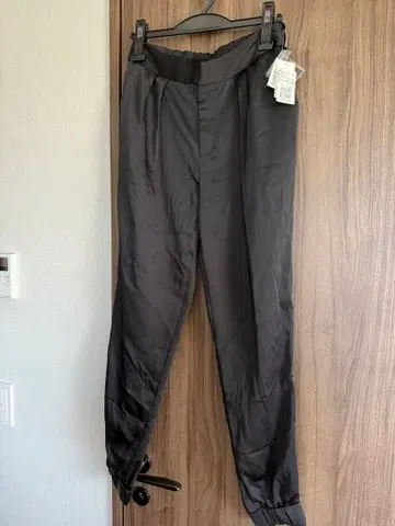 스콧 클럽 계열 뱅 블랙 허리밴딩 밑단 리브 팬츠 38